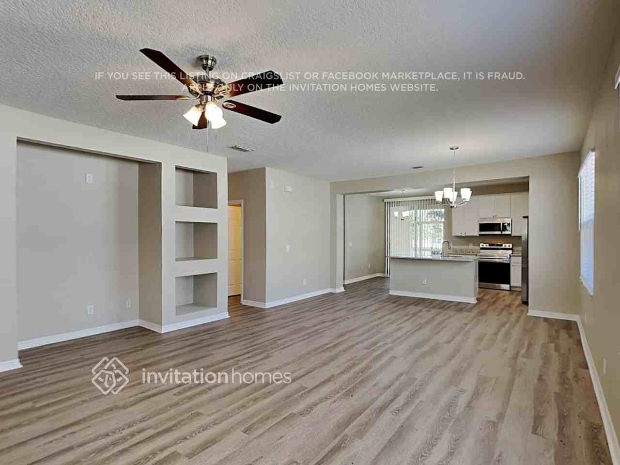 985 Riviera Point Dr - Photo 5 of 19