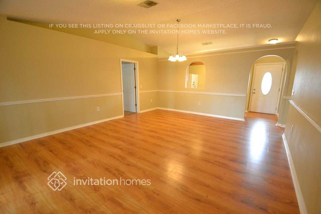 3722 Stonefield Dr - Photo 2 of 8