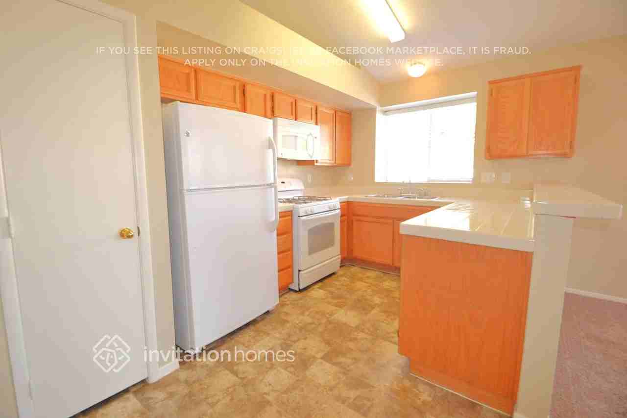 941 Chaps Cir - Photo 4 of 12