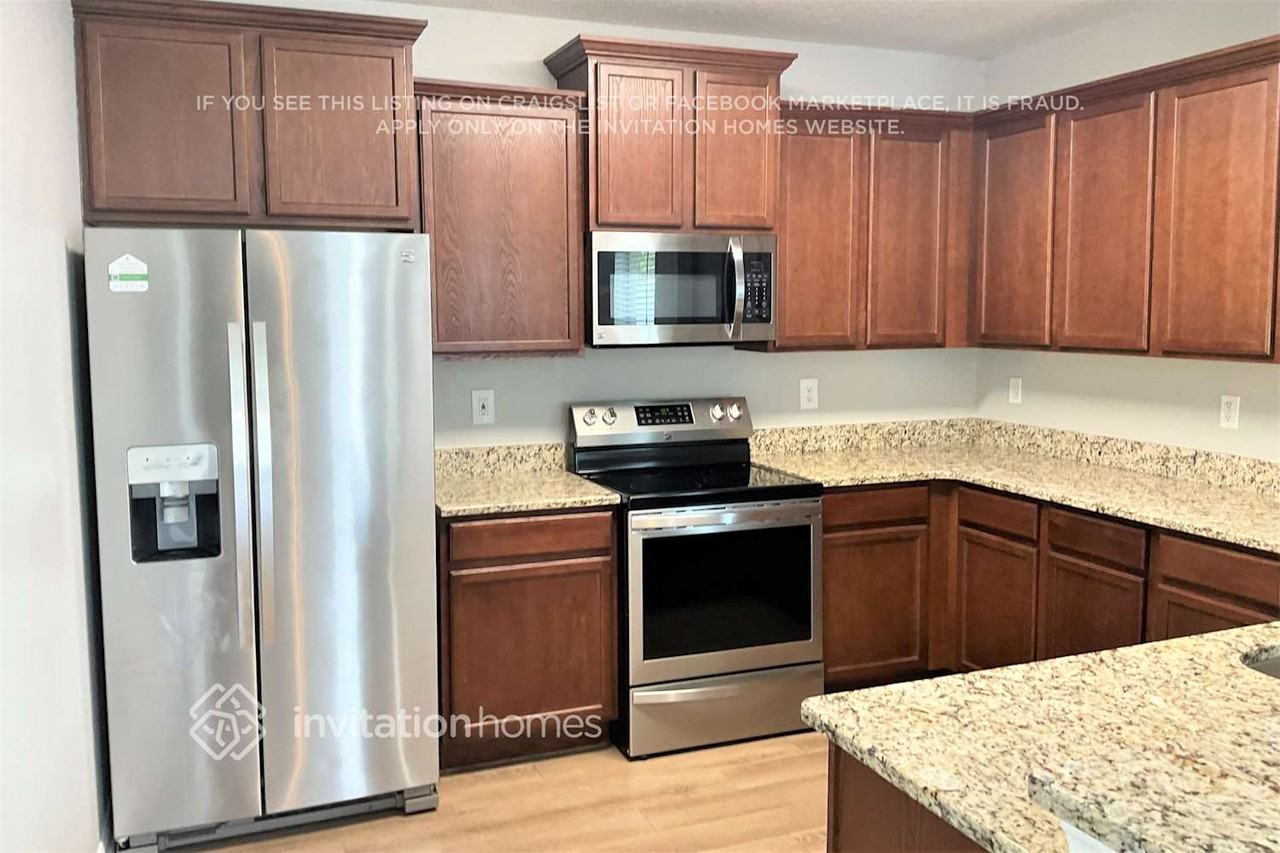 3131 Queen Alexandria Dr - Photo 4 of 10
