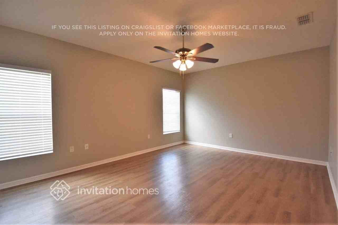 3131 Queen Alexandria Dr - Photo 5 of 10