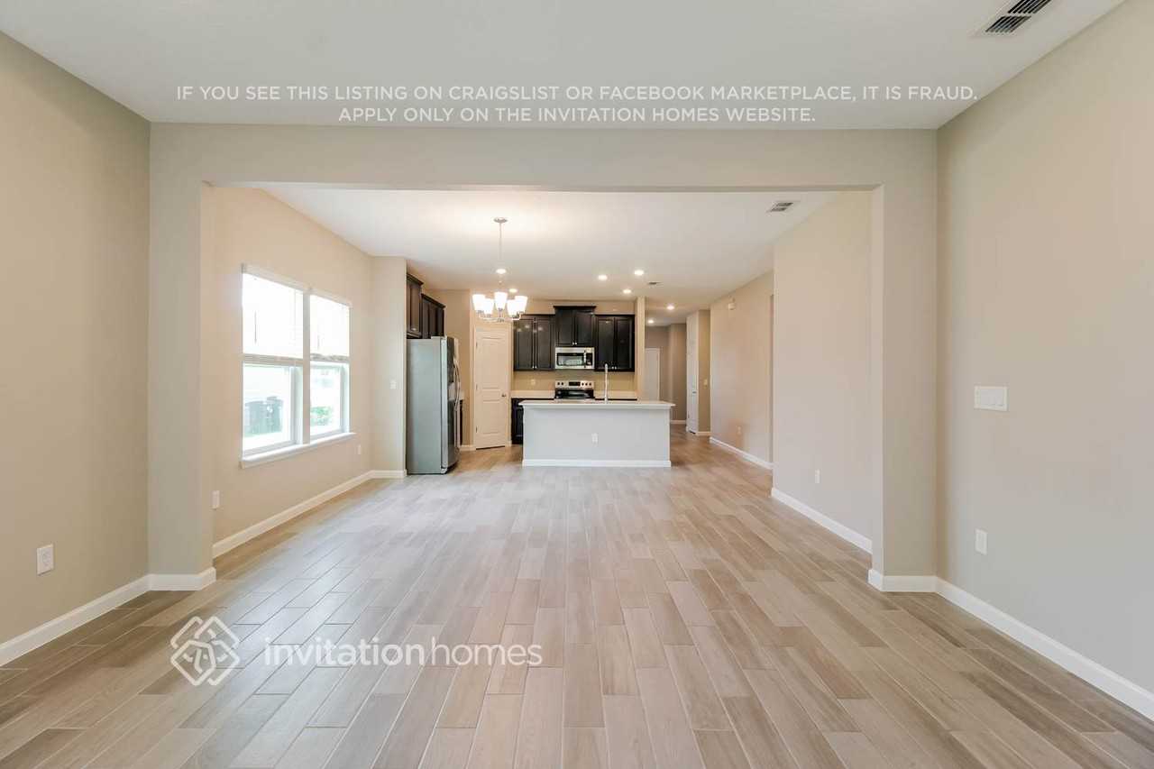 11376 Oyster Creek Rd - Photo 4 of 17