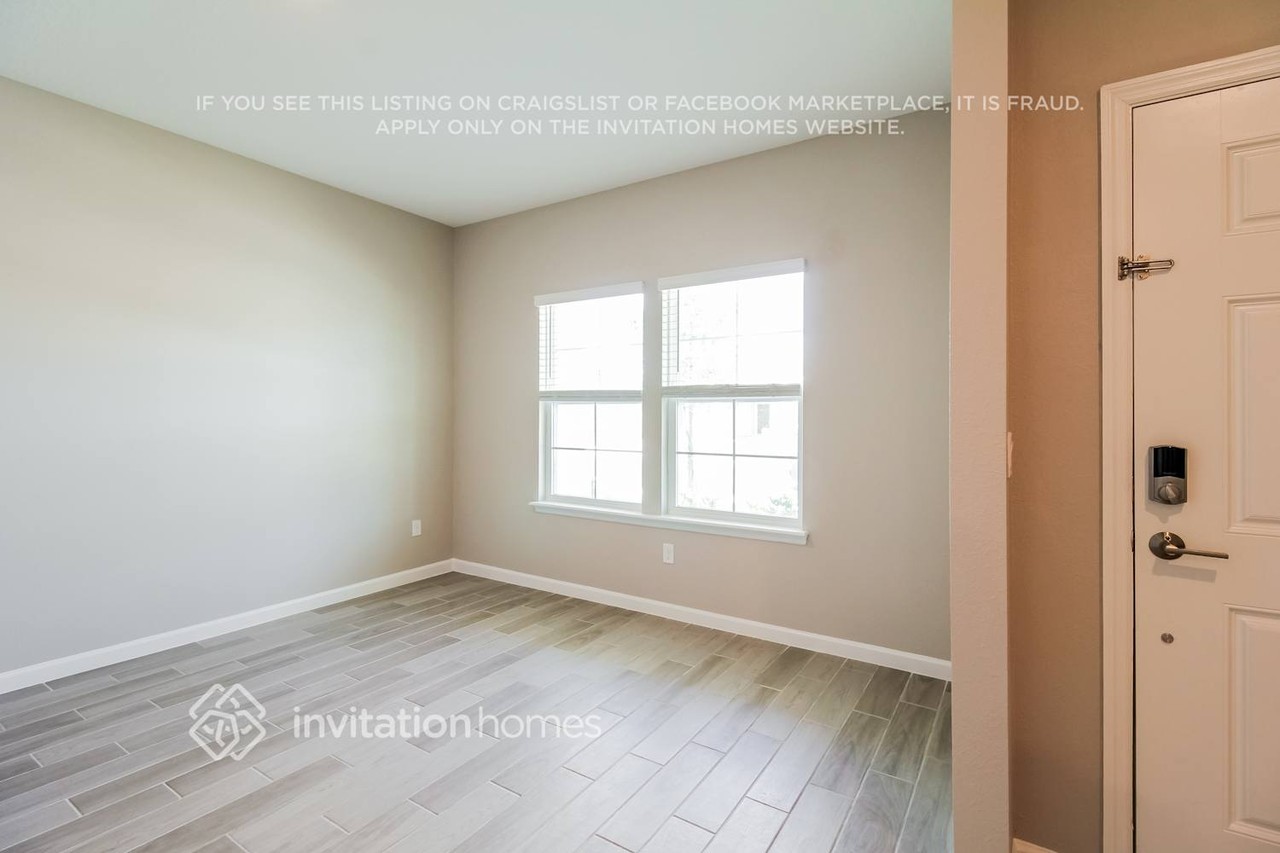 11376 Oyster Creek Rd - Photo 3 of 17