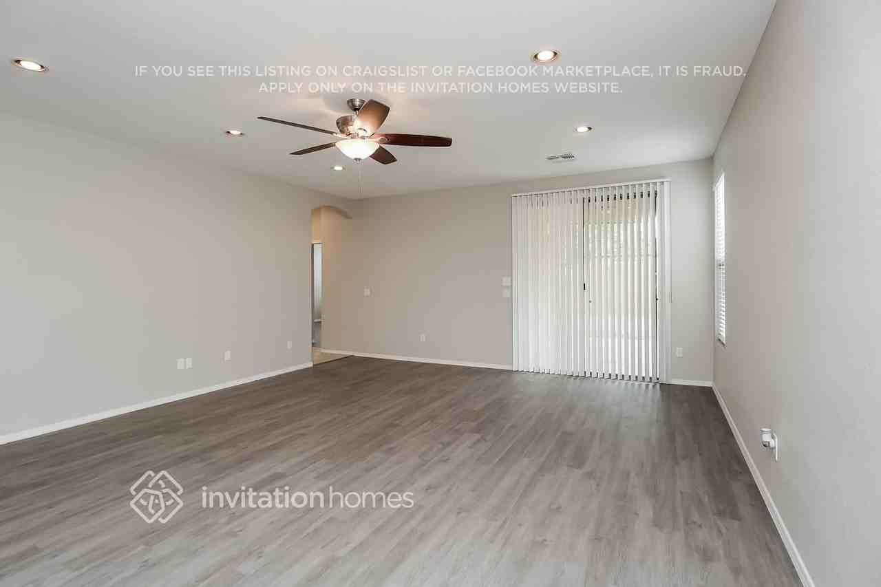 3185 W Dancer Ln - Photo 3 of 16