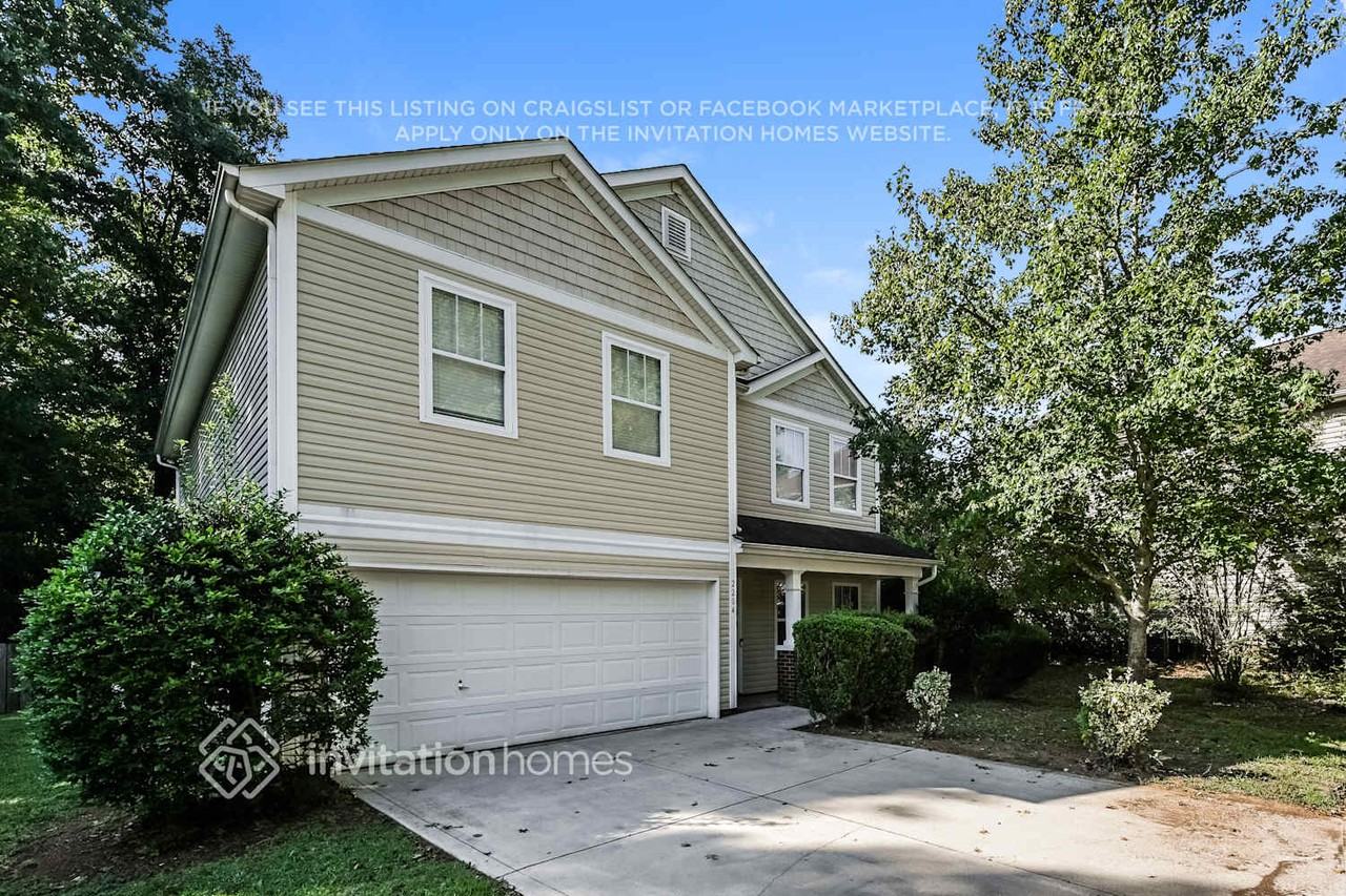 2204 Golden Larch Ln - Photo 4 of 18