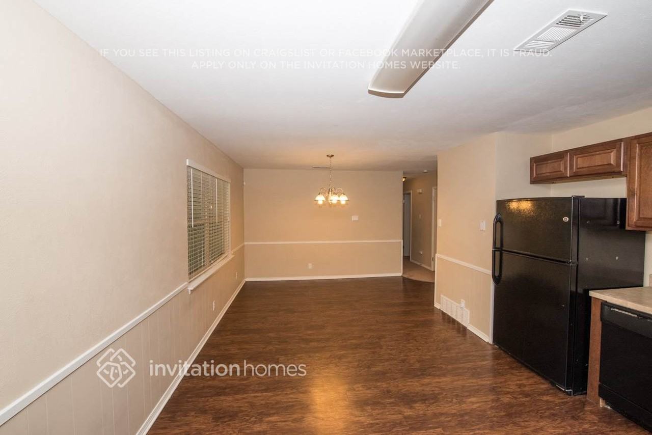 202 Jefflyn Ct - Photo 2 of 9