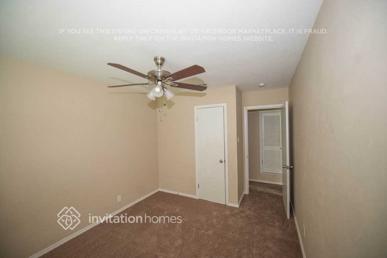 202 Jefflyn Ct - Photo 6 of 9