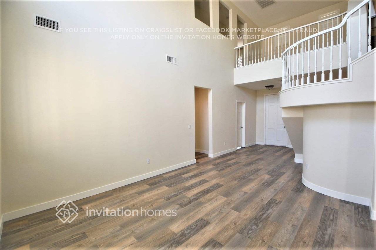10100 Crest Brook Pl - Photo 2 of 23