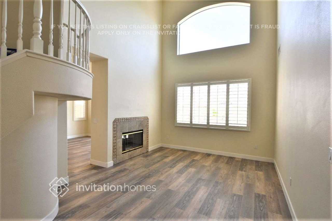 10100 Crest Brook Pl - Photo 3 of 23