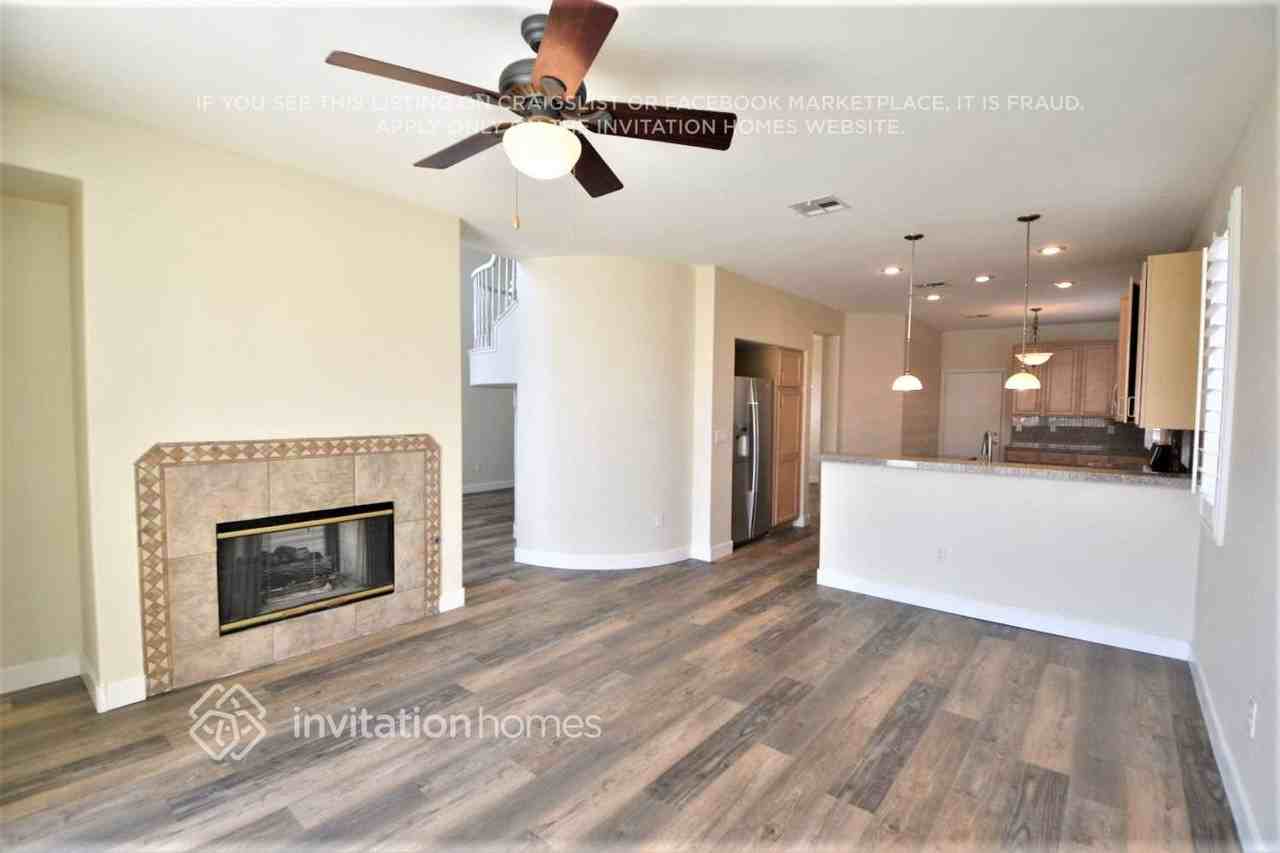 10100 Crest Brook Pl - Photo 5 of 23