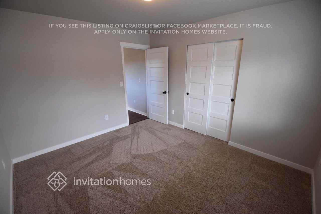 4700 61st Dr Ne - Photo 4 of 10