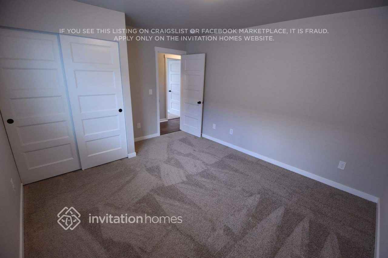 4700 61st Dr Ne - Photo 6 of 10