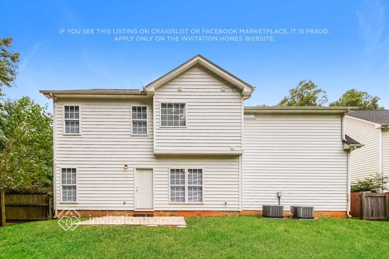 211 Everett Park Dr - Photo 6 of 9