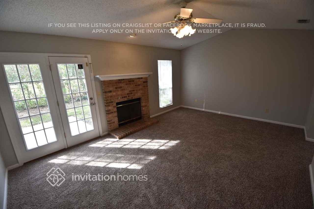 3846 English Colony Dr S - Photo 3 of 15