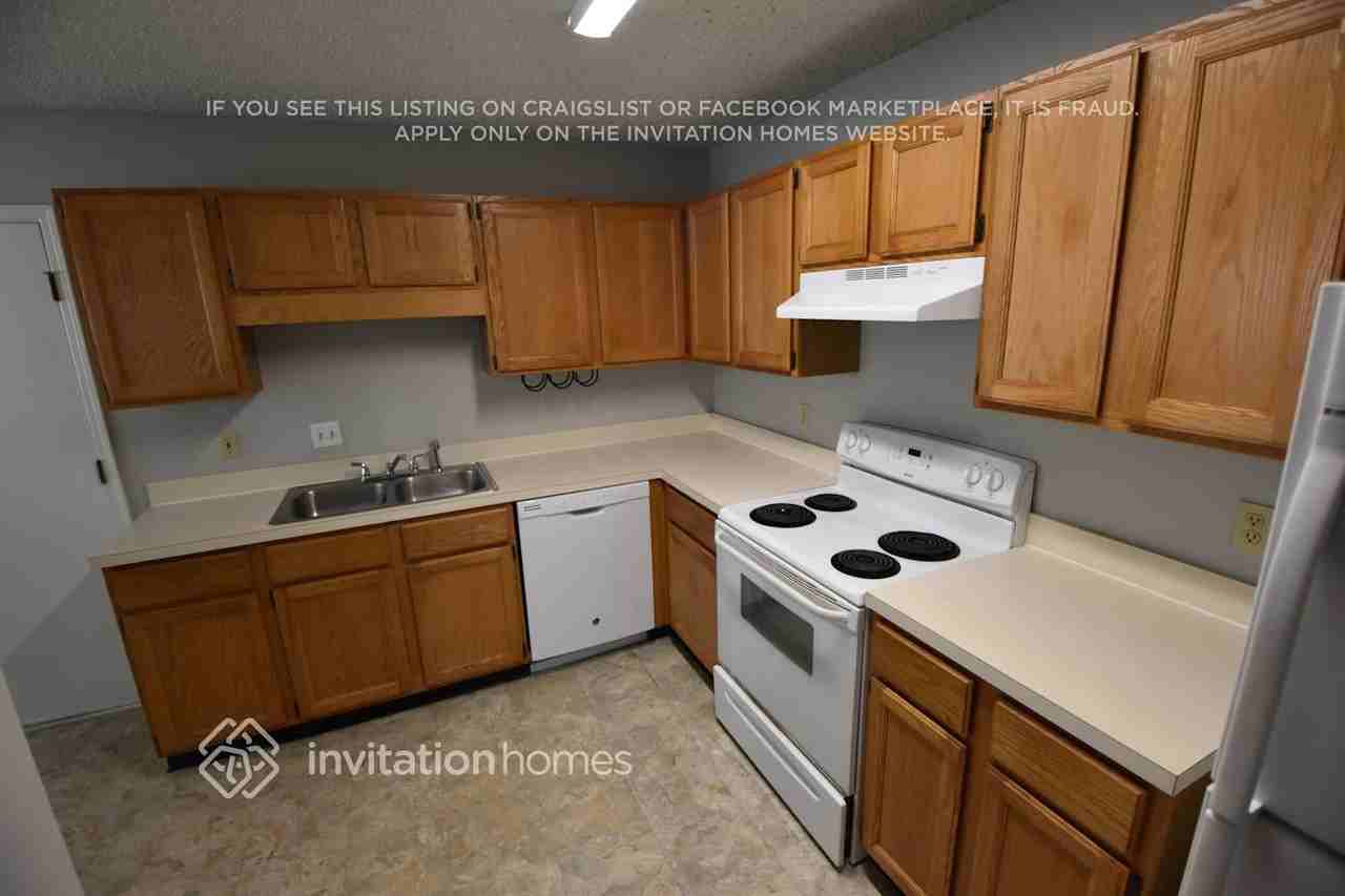 3846 English Colony Dr S - Photo 6 of 15