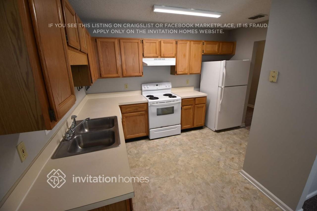 3846 English Colony Dr S - Photo 7 of 15