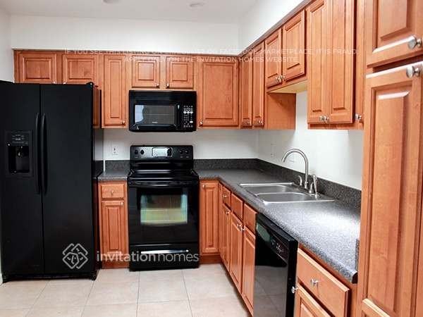 512 Harvard Pl - Photo 3 of 14
