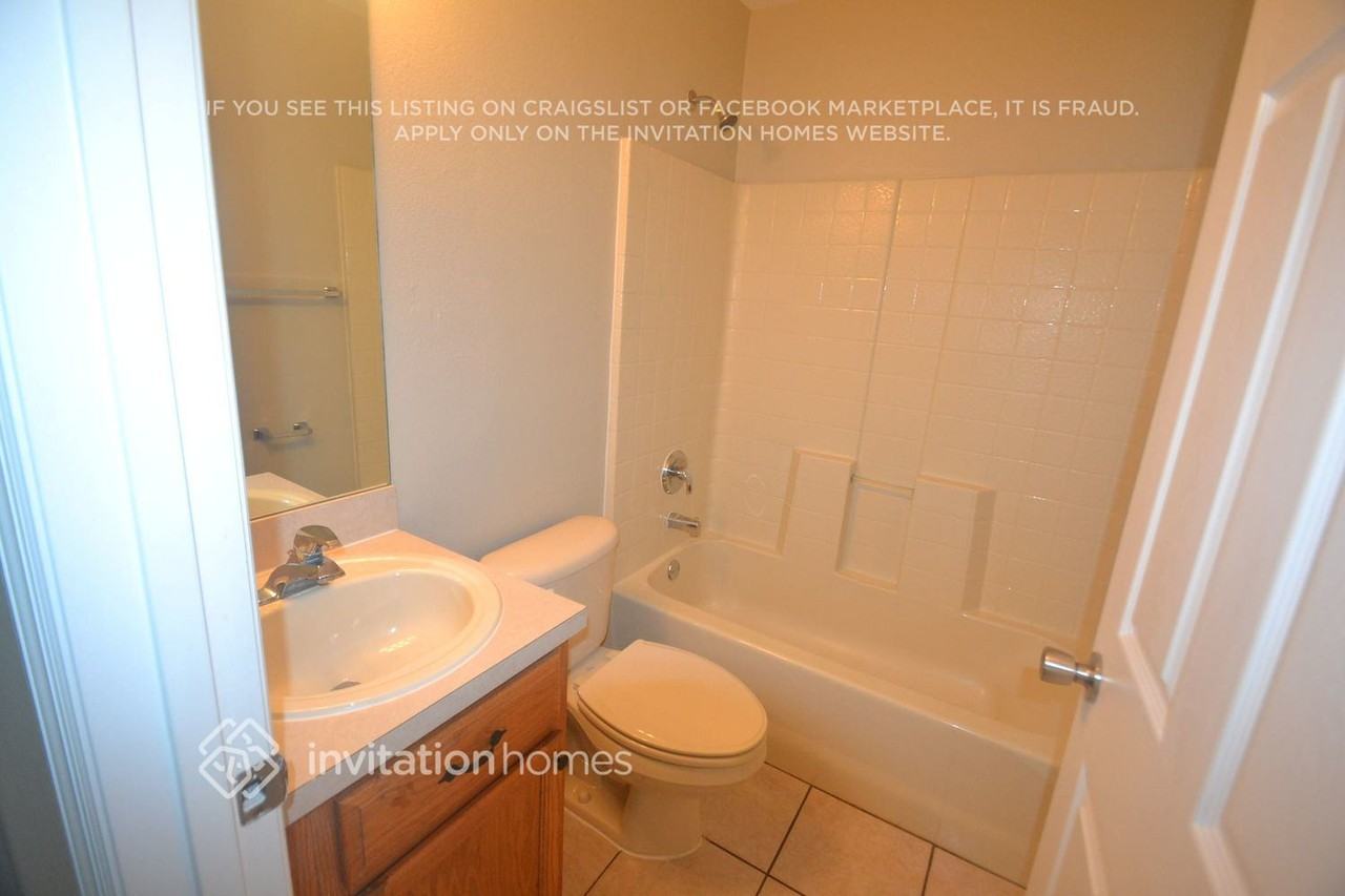 1942 Kirkwood St - Photo 6 of 8