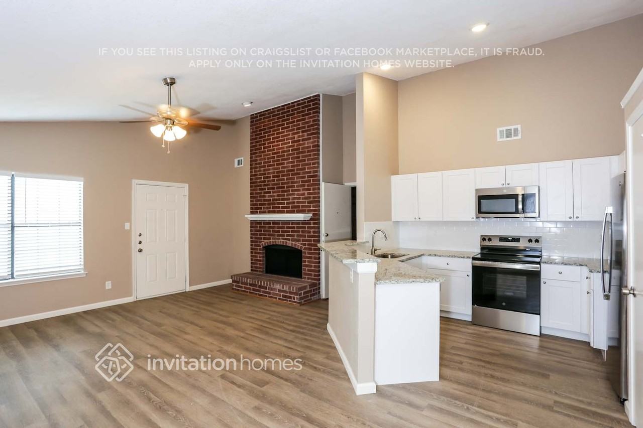 526 Sims Dr - Photo 4 of 17