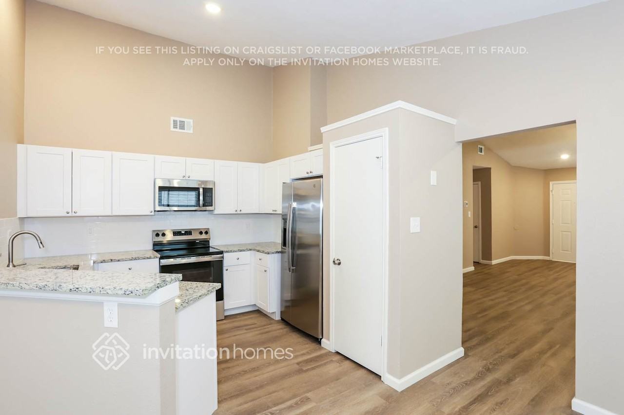 526 Sims Dr - Photo 6 of 17
