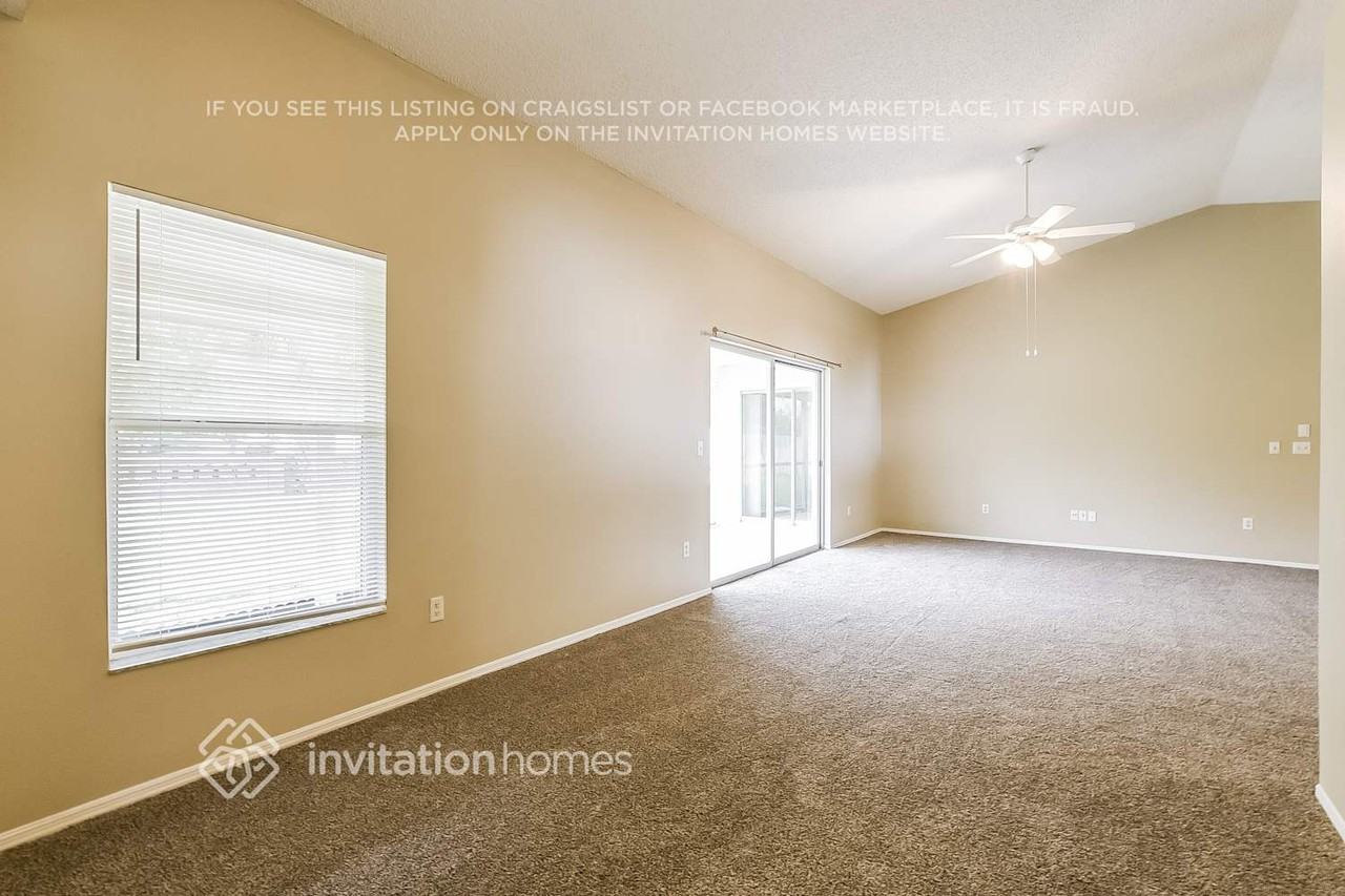 435 Country Wood Cir - Photo 6 of 17