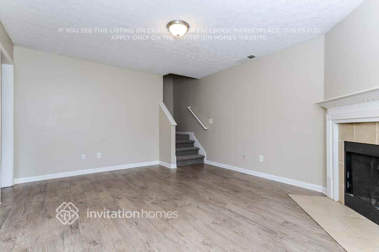 727 Trickle Ln - Photo 5 of 18