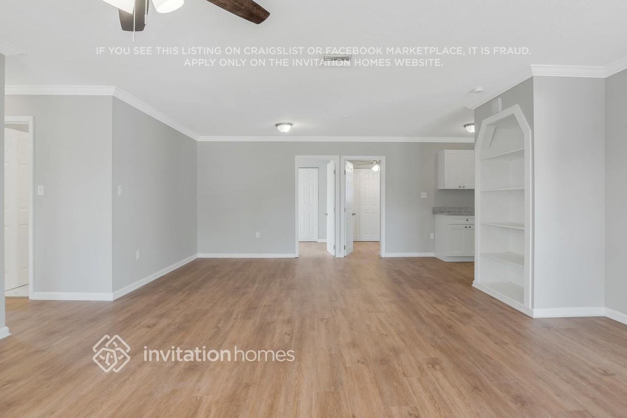 1924 Teakwood Dr - Photo 4 of 25