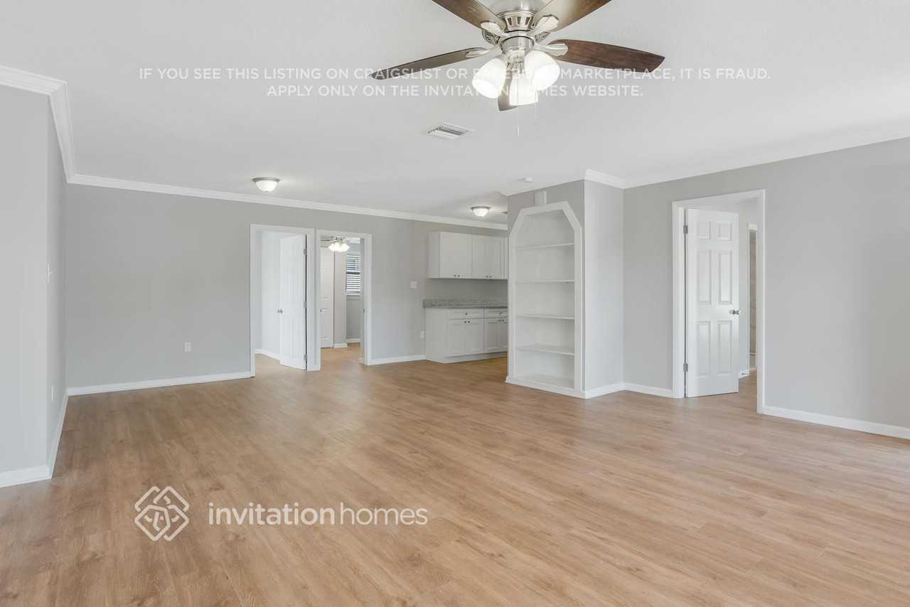 1924 Teakwood Dr - Photo 5 of 25