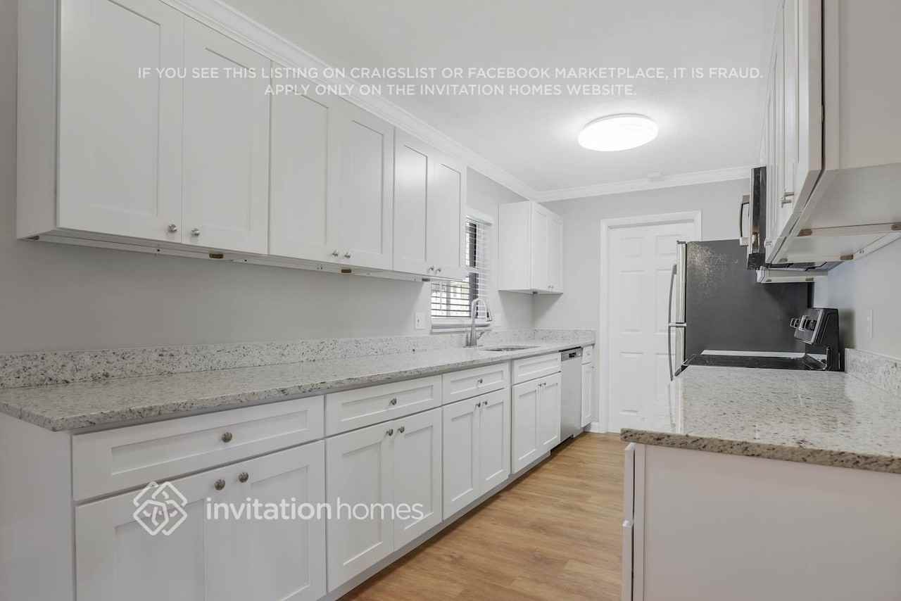 1924 Teakwood Dr - Photo 7 of 25