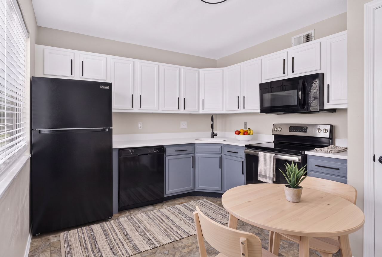 COURTYARD GARDENS APARTMENTS - Photo 2 of 42