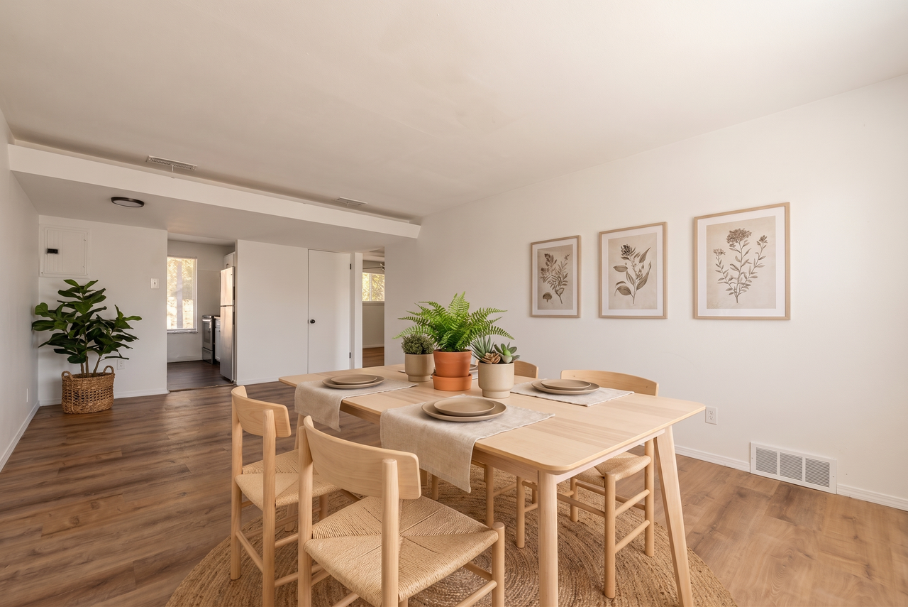 COURTYARD GARDENS APARTMENTS - Photo 6 of 42