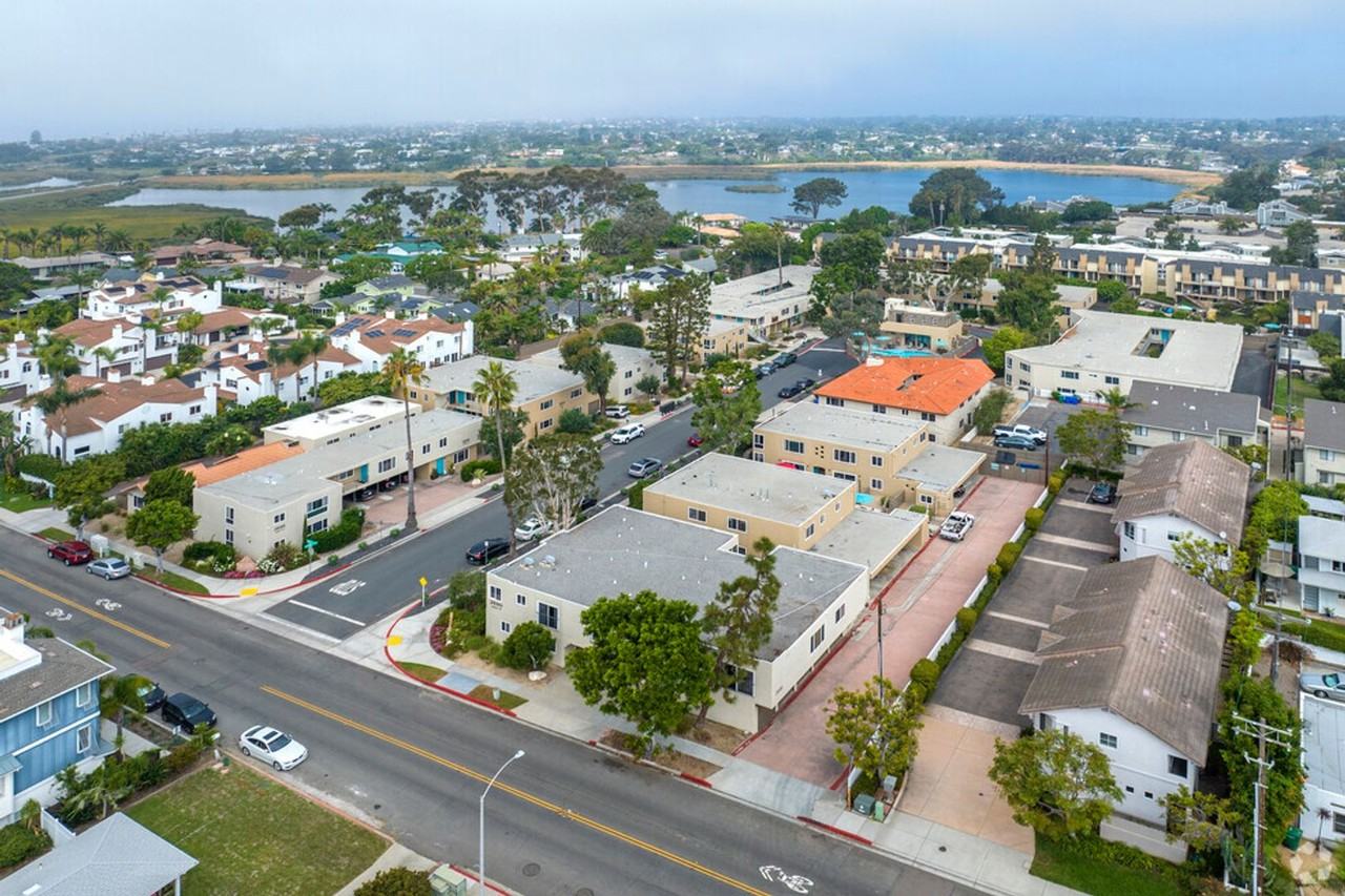 Villas at Carlsbad - Photo 6 of 15