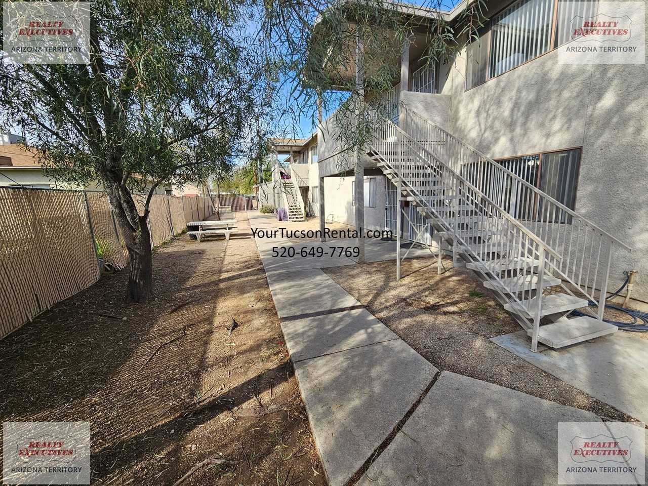 916 S 4th Avenue - Photo 2 of 4