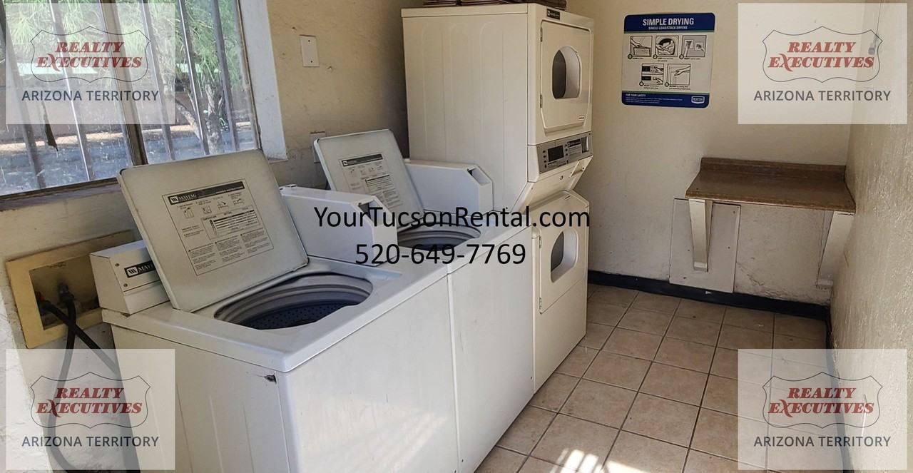 916 S 4th Avenue - Photo 4 of 4
