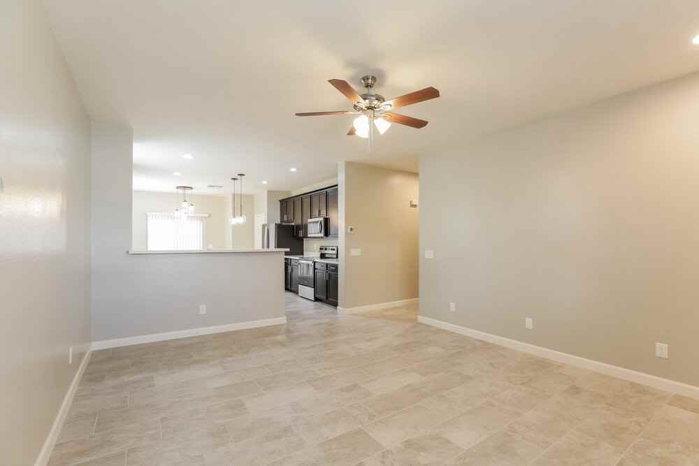 7325 W Magnolia St - Photo 5 of 16