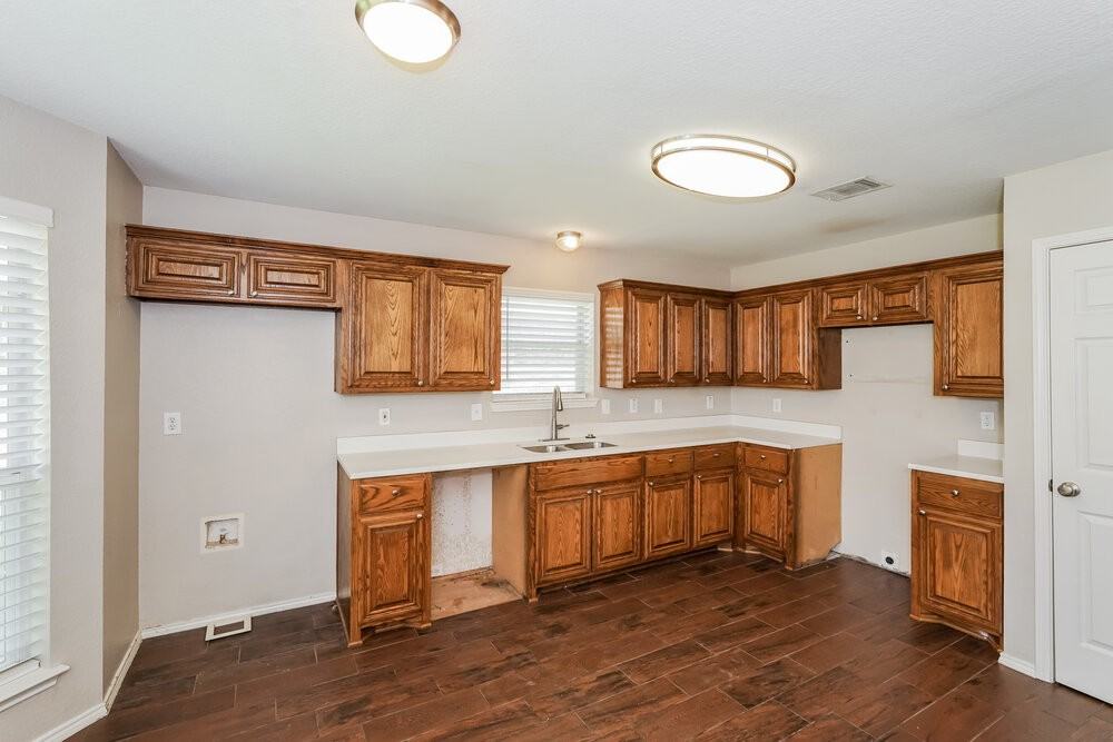 1320 Sierra Blanca Dr - Photo 6 of 16