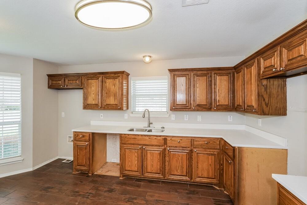 1320 Sierra Blanca Dr - Photo 7 of 16