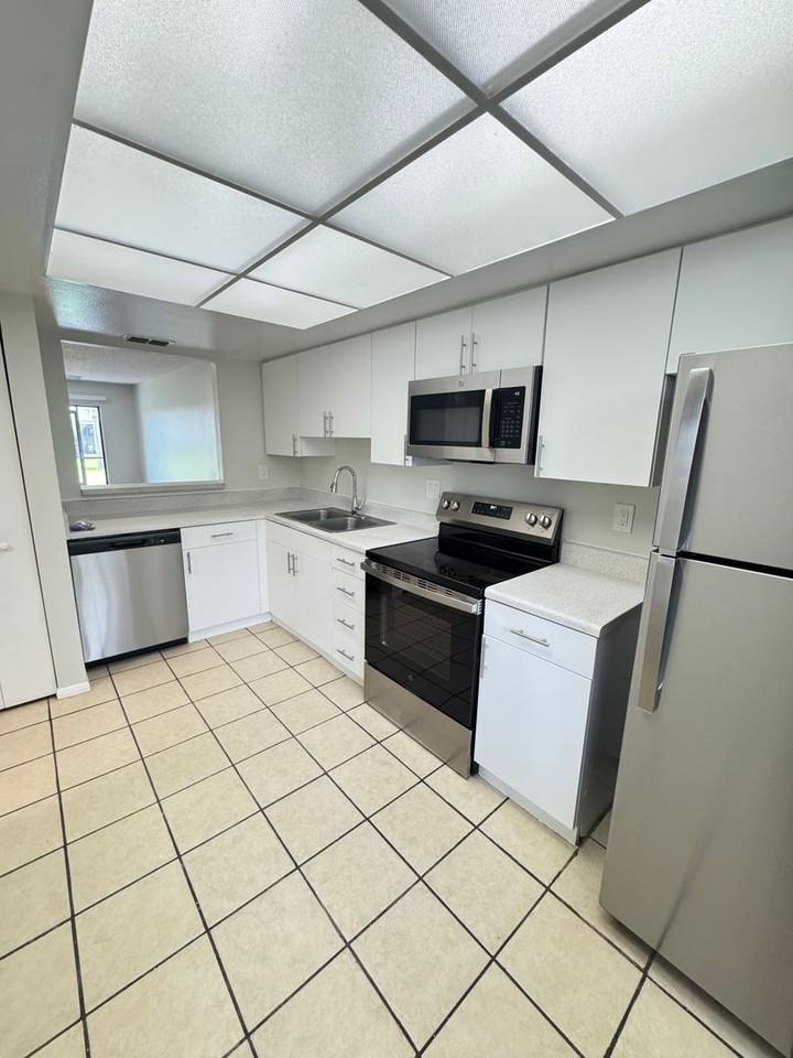 Whitfield Village Apartments - Photo 3 of 41