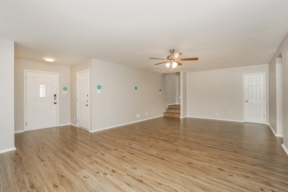 223 Mallow Grv - Photo 5 of 17