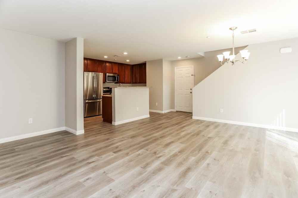 10713 Mystic Shore Ave - Photo 6 of 17