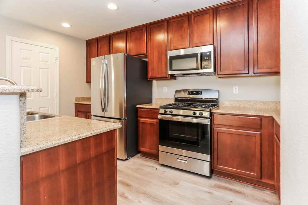 10713 Mystic Shore Ave - Photo 7 of 17