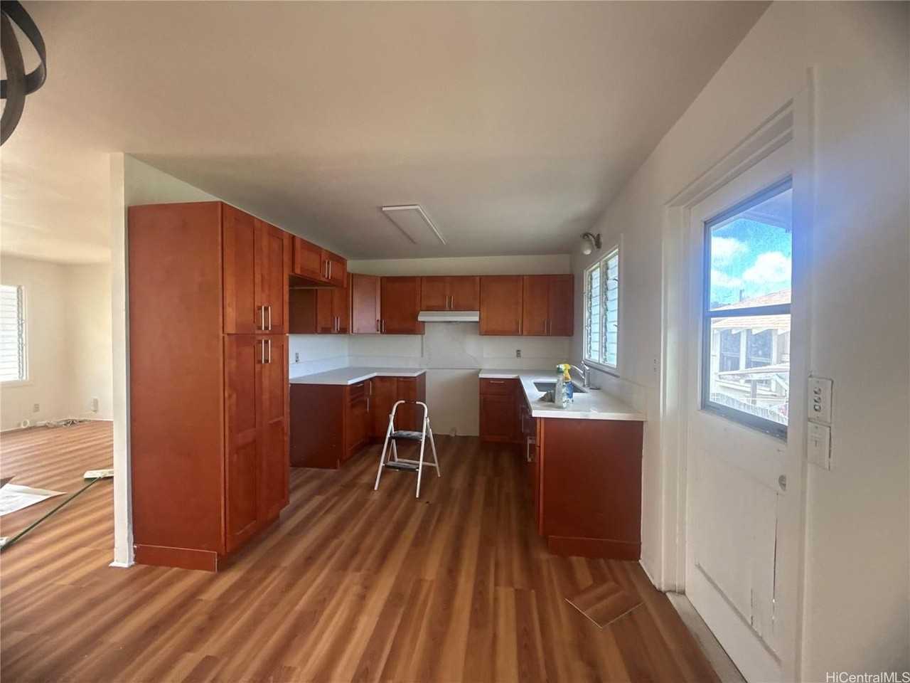 3333 Paalea St #B - Photo 2 of 11