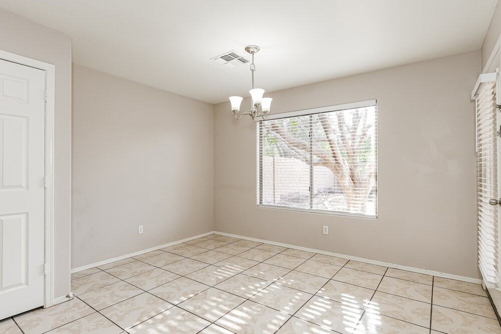 4218 N 92nd Ln - Photo 5 of 16