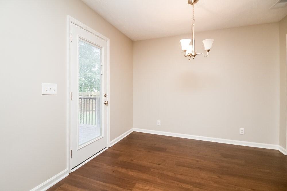2918 Weybridge Dr - Photo 6 of 16