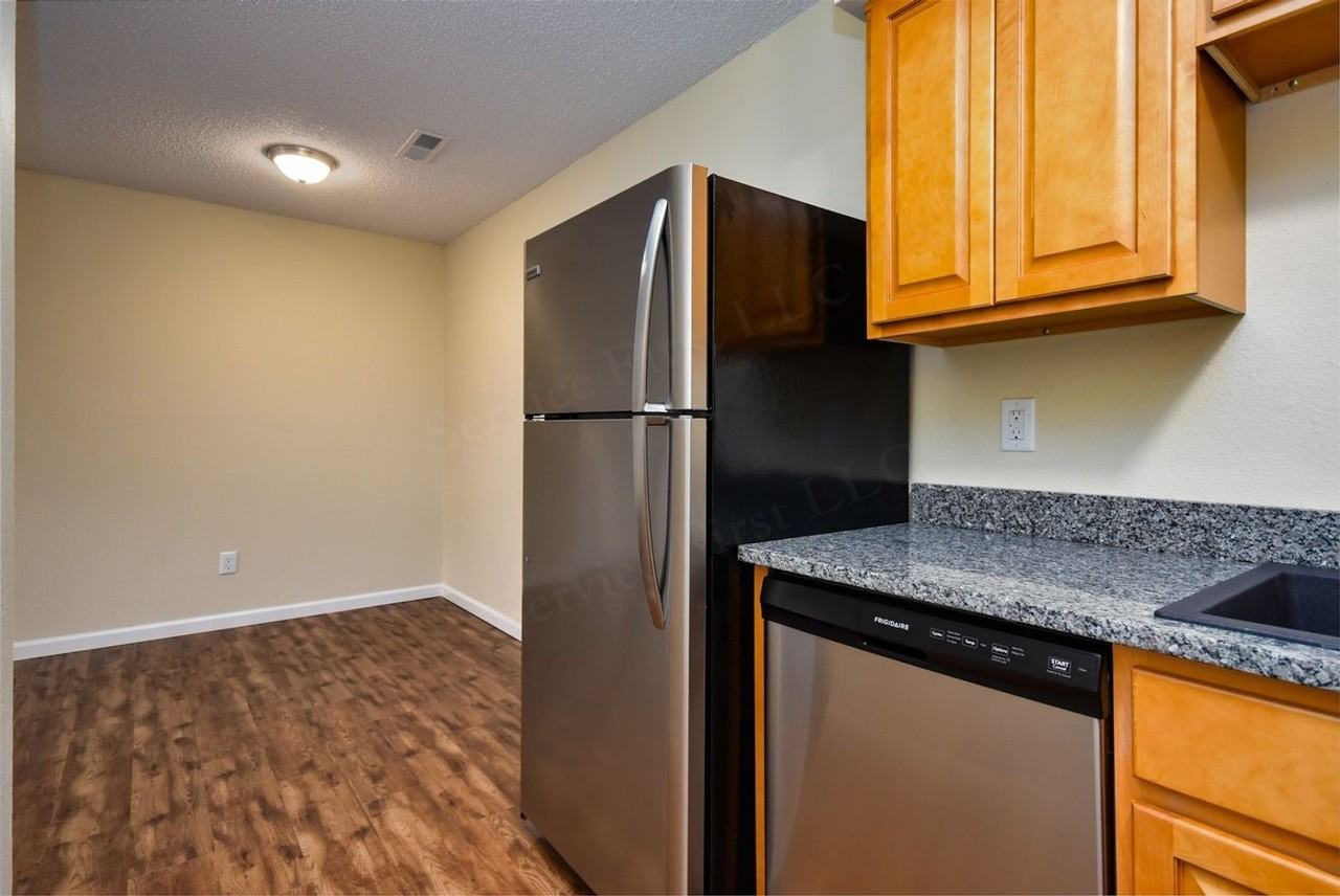 Table Rock Apartments - Photo 6 of 48