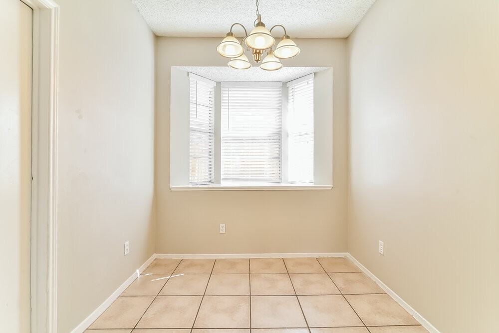 8123 Summer Trail Dr - Photo 3 of 12