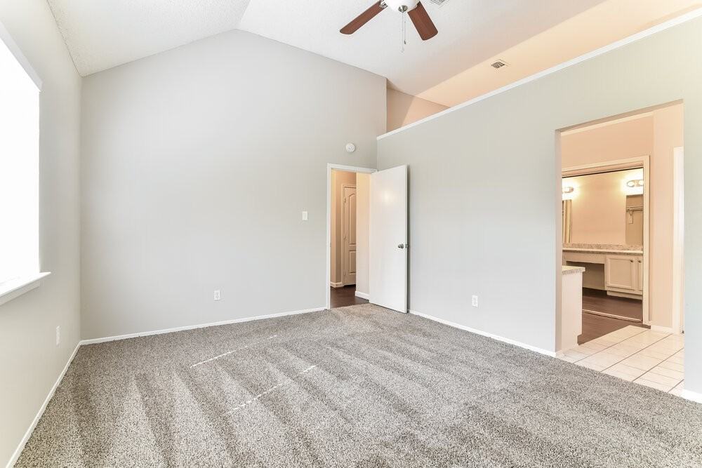 8123 Summer Trail Dr - Photo 5 of 12