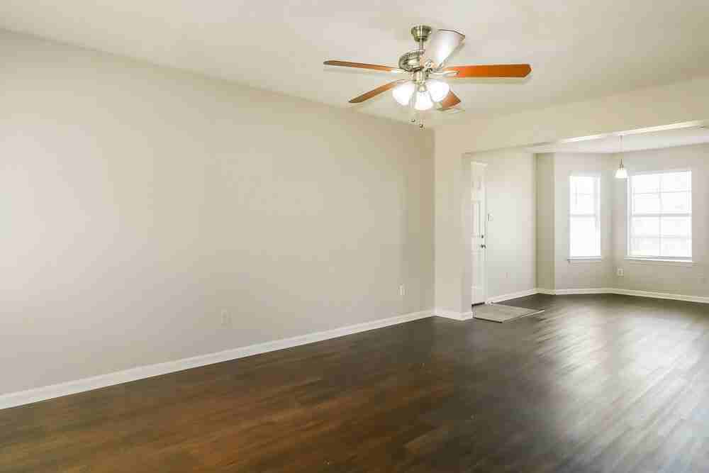 4551 Blue River Dr - Photo 5 of 17