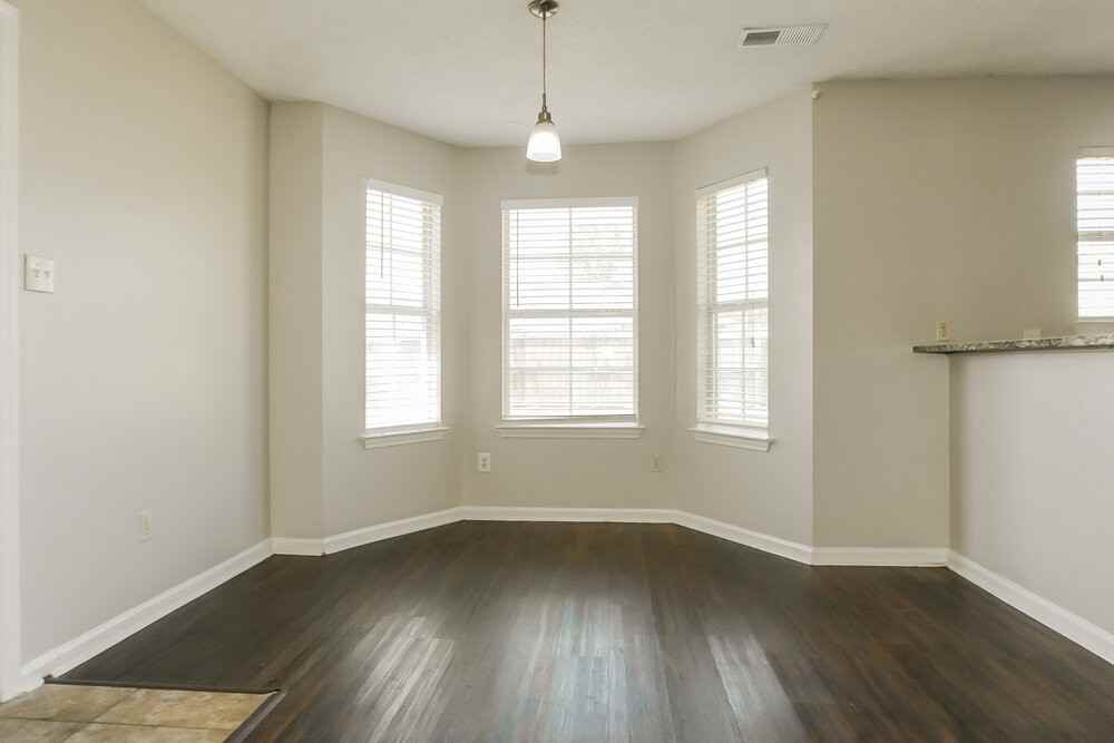 4551 Blue River Dr - Photo 7 of 17