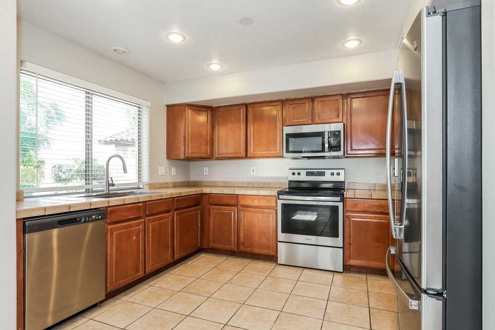 11114 W Windsor Ave - Photo 6 of 17